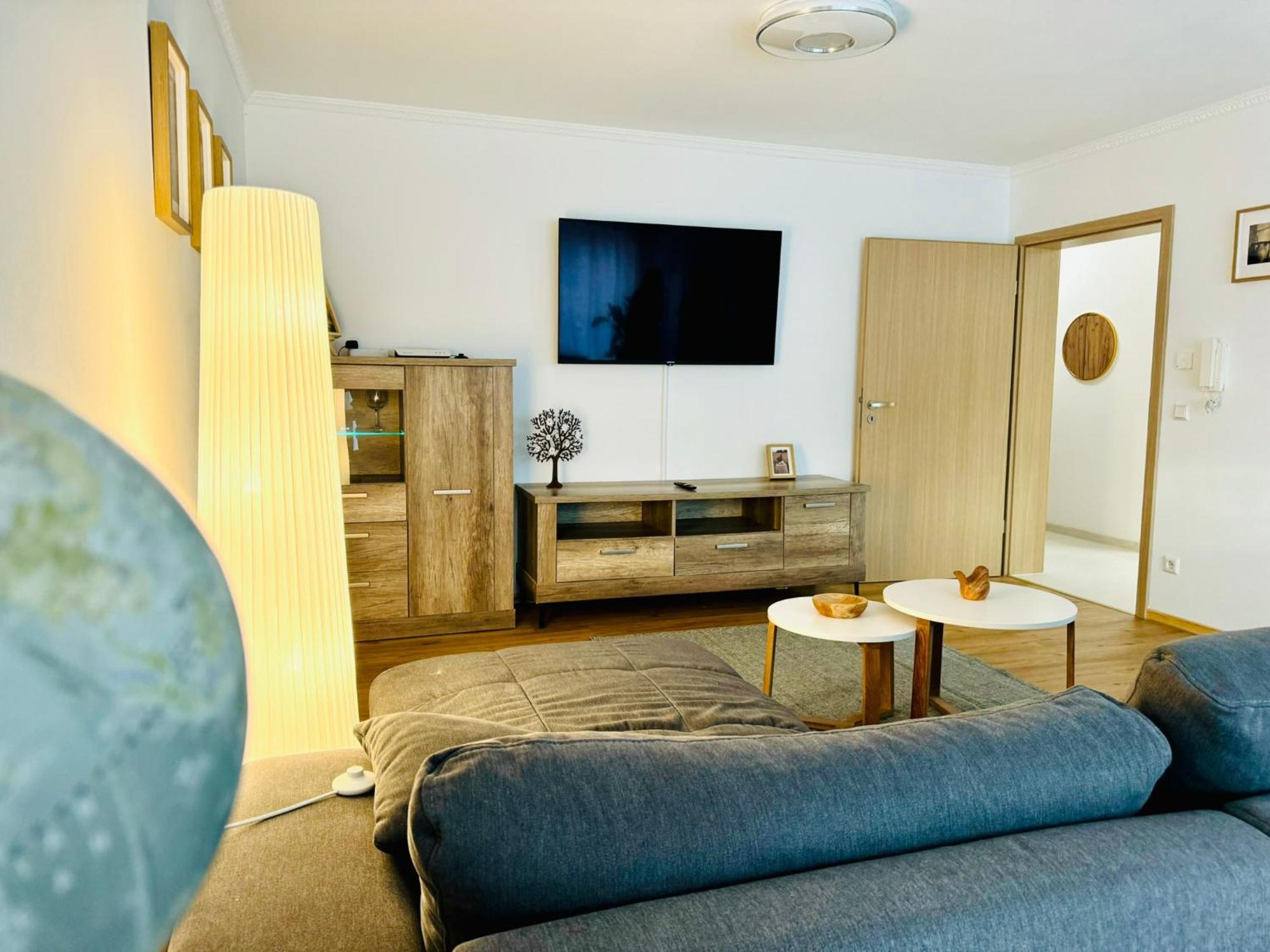 Modern Und Lichtdurchflutet - Ferienwohnung Mit Terrasse Fachbach エクステリア 写真